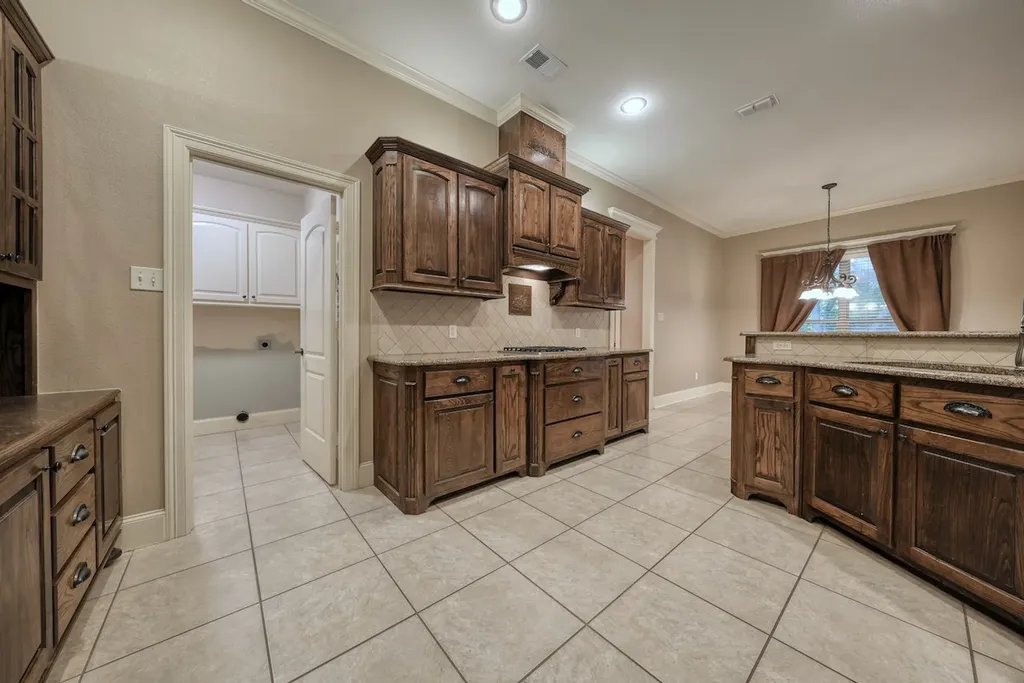 205 Heritage Court Lindale TX 75771