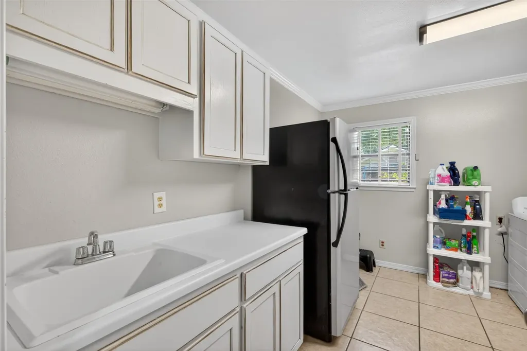 1411 Holly Street S Waskom TX 75692