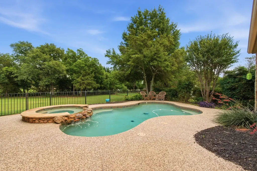 303 Highland Court Double Oak TX 75077