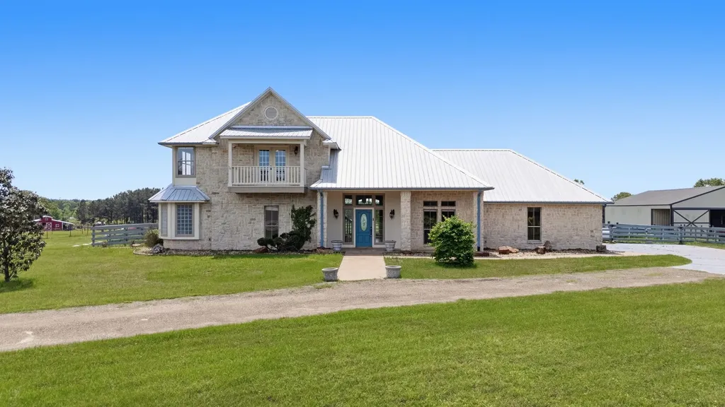 219 W Twin Creeks Trail Troup TX 75789