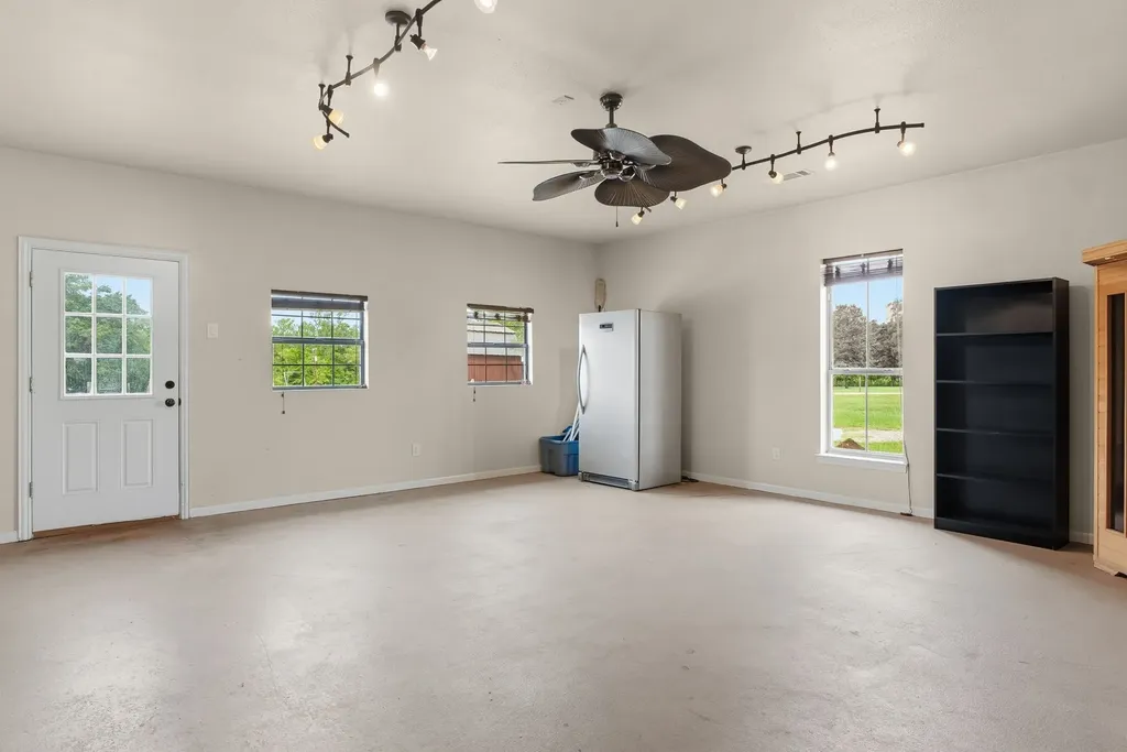 219 W Twin Creeks Trail Troup TX 75789