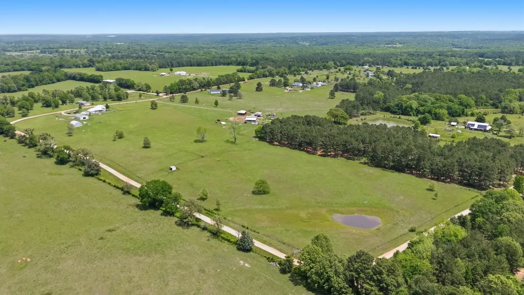 219 W Twin Creeks Trail Troup TX 75789