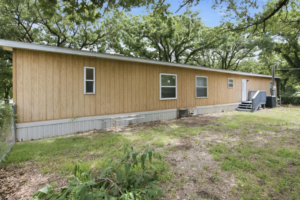 301 Elm Lane Aurora TX 76078