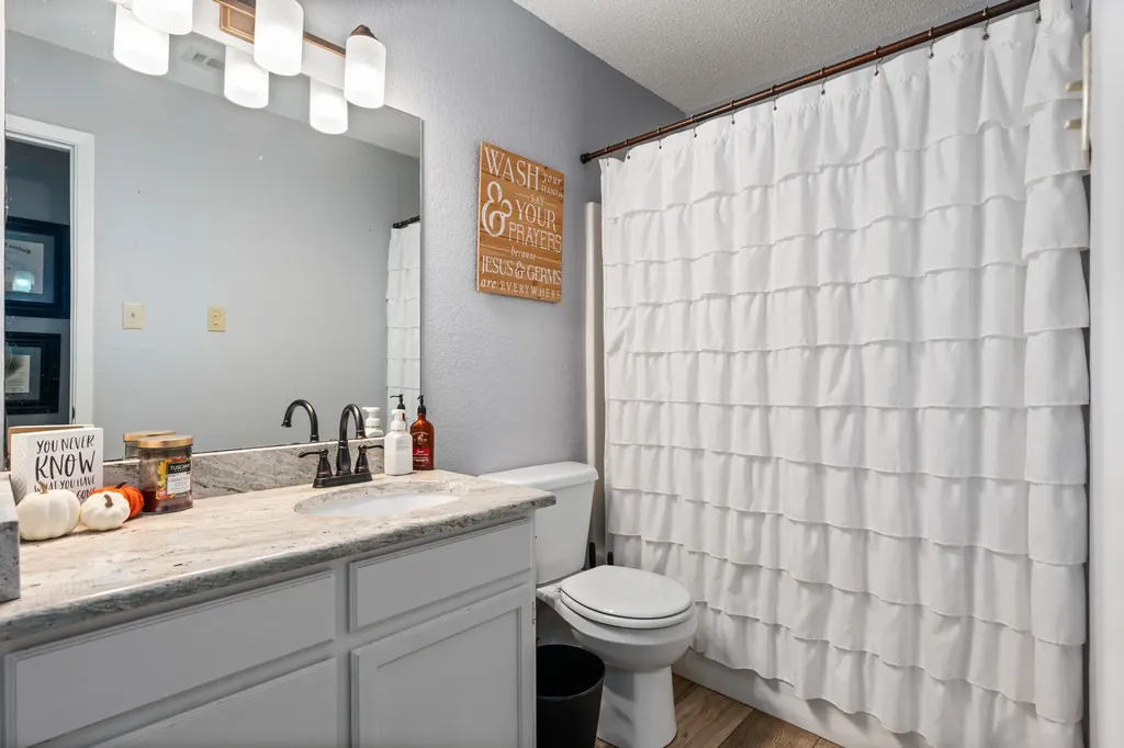 421 / 423 Bond Street Hillsboro TX 76645
