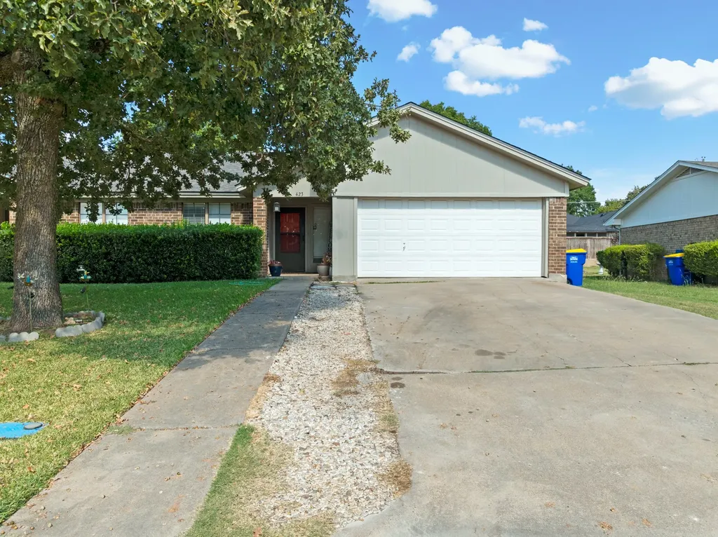 421 / 423 Bond Street Hillsboro TX 76645