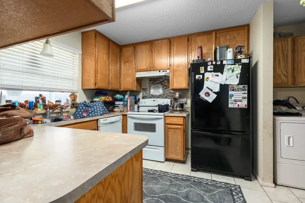 421 / 423 Bond Street Hillsboro TX 76645
