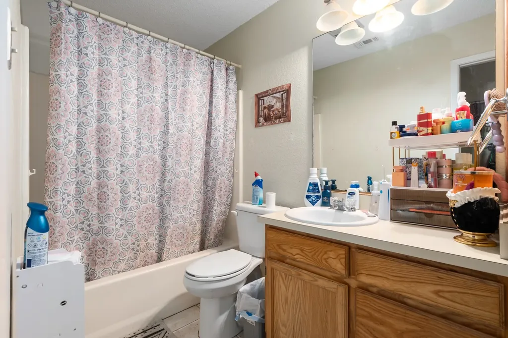 421 / 423 Bond Street Hillsboro TX 76645