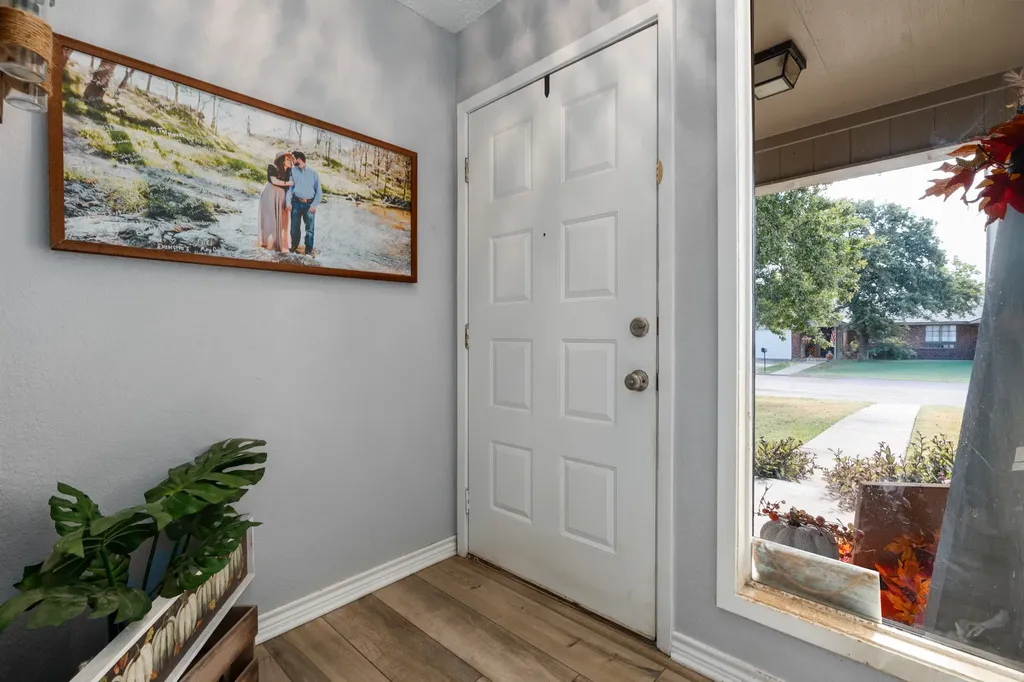 421 / 423 Bond Street Hillsboro TX 76645