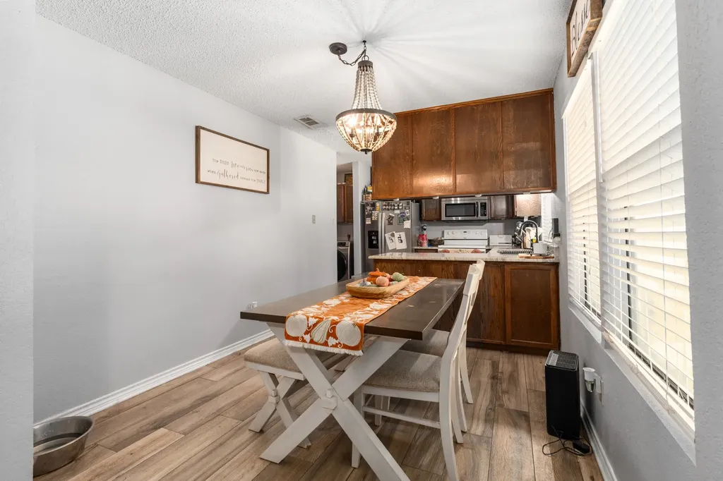 421 / 423 Bond Street Hillsboro TX 76645