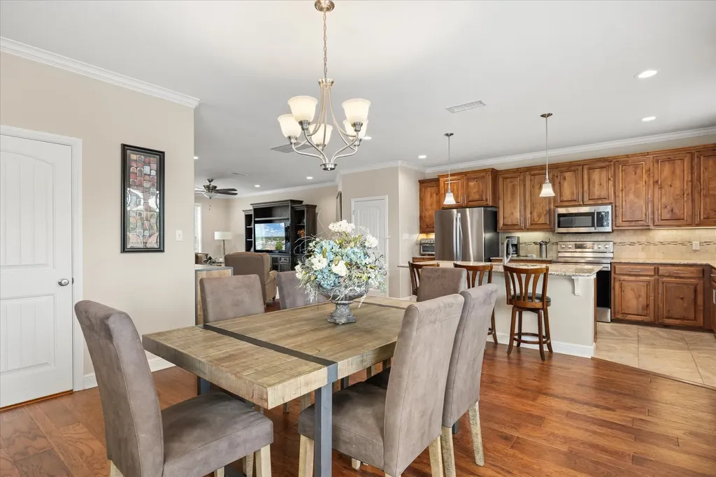 5250 Country Club Drive Granbury TX 76049