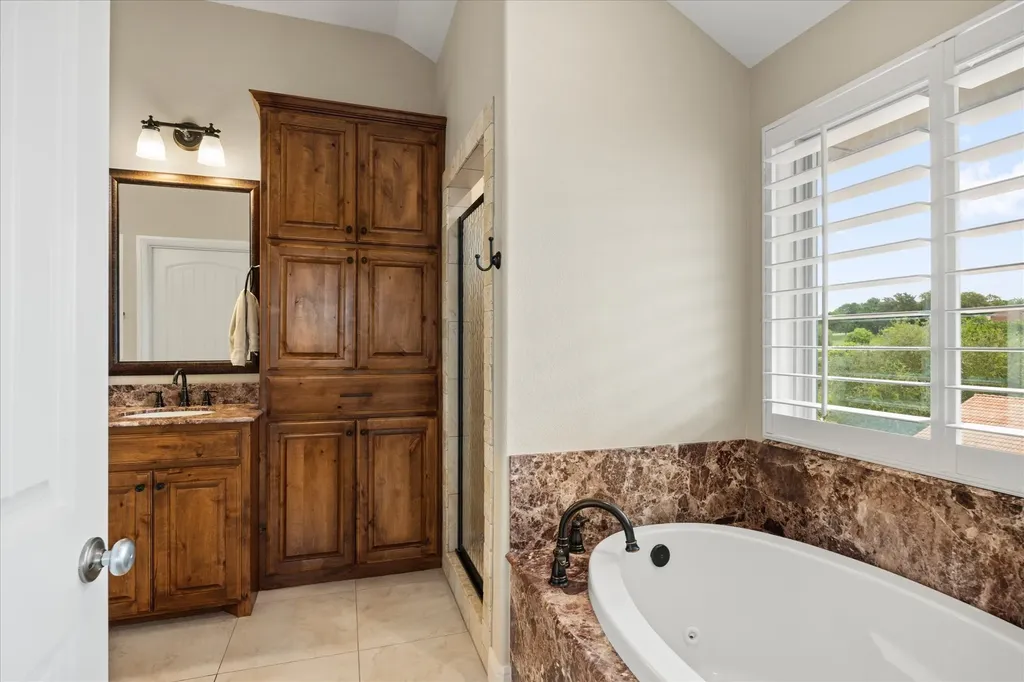 5250 Country Club Drive Granbury TX 76049
