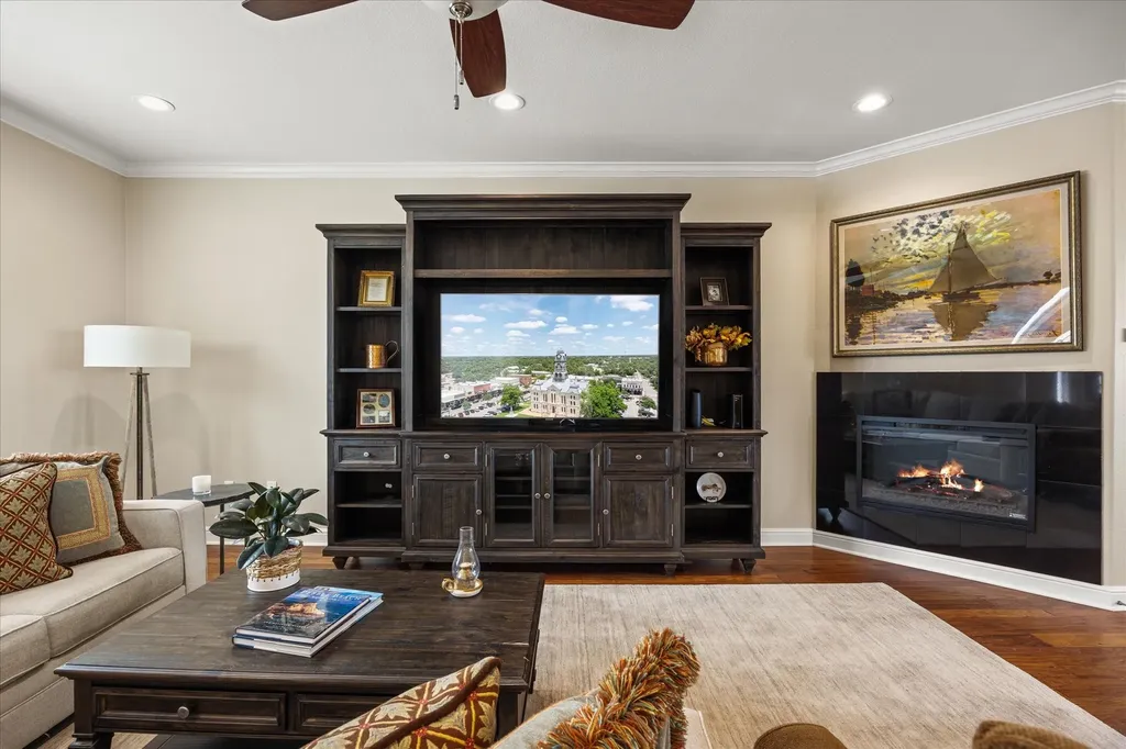 5250 Country Club Drive Granbury TX 76049