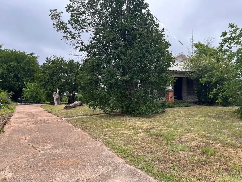 101 E Commerce Street Gustine TX 76455
