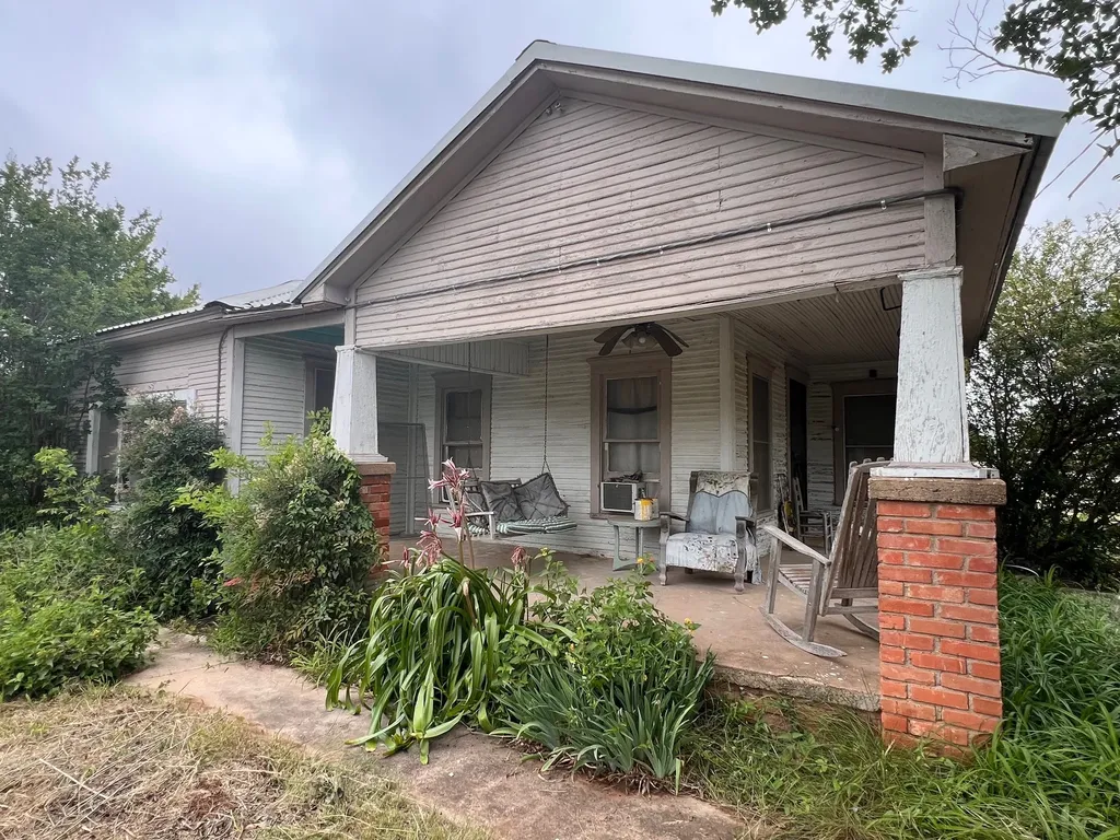 101 E Commerce Street Gustine TX 76455