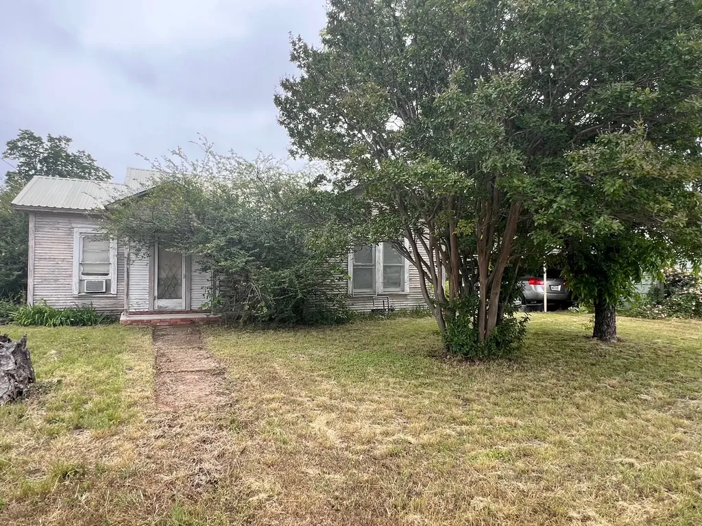 101 E Commerce Street Gustine TX 76455