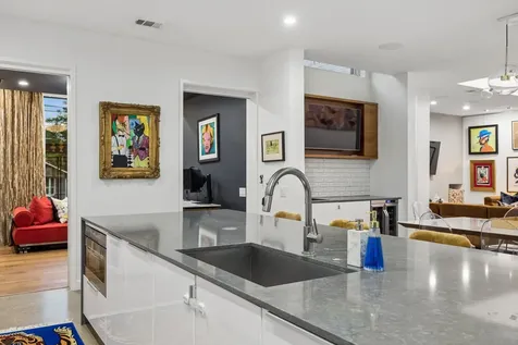2010 Mcmillan Avenue Dallas TX 75206