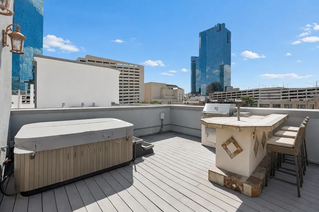 408 E 6th Street Fort Worth TX 76102
