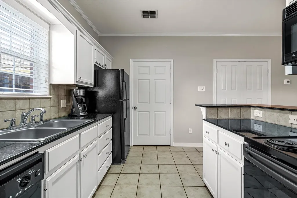 1809 S 11th Street Waco TX 76706