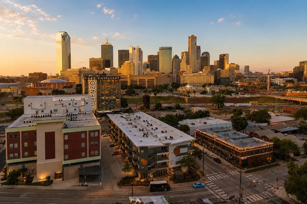 Dallas TX, 1111 S Akard Street, Unit 314
