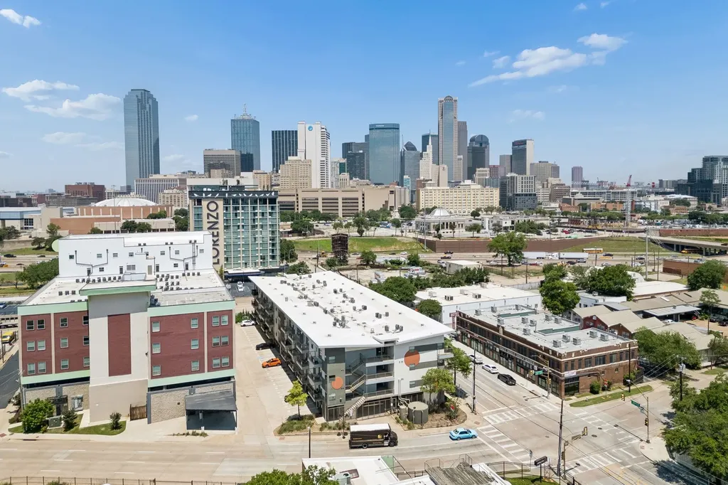 1111 S Akard Street Dallas TX 75215