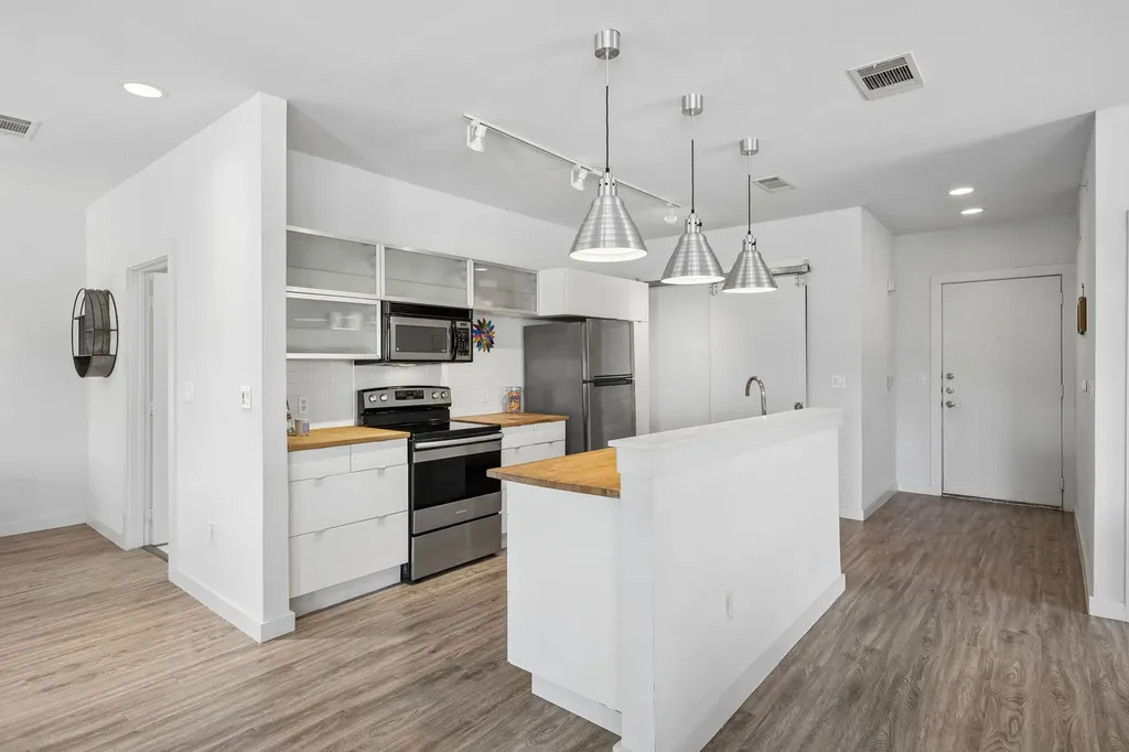 1111 S Akard Street Dallas TX 75215