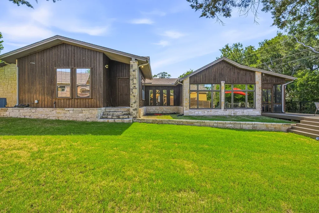 624 Williamsburg Court Granbury TX 76048
