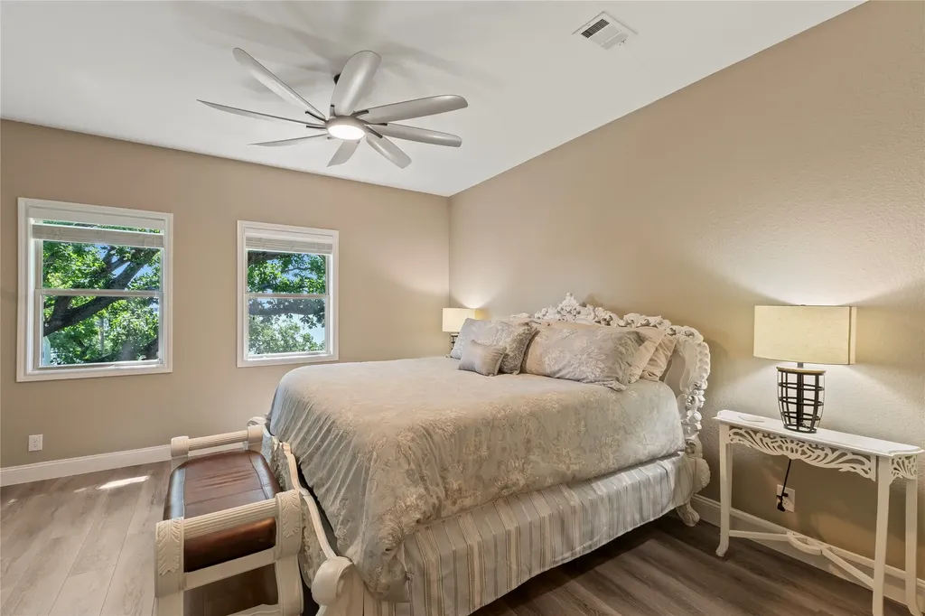 1301 Oak Hill Drive Kemp TX 75143