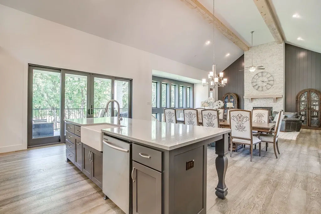 560 Prairie Timber Road Burleson TX 76028