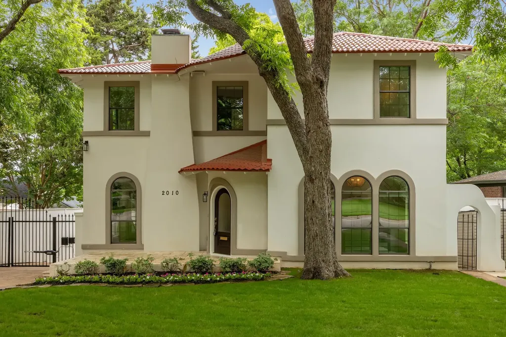 2010 Mayflower Drive Dallas TX 75208
