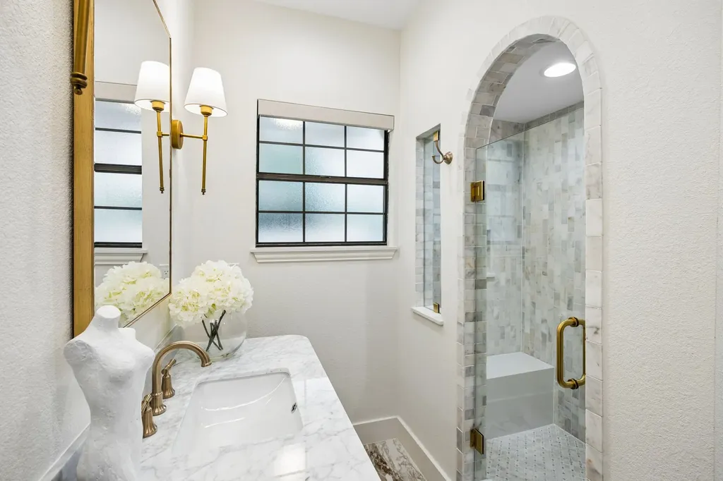 2010 Mayflower Drive Dallas TX 75208