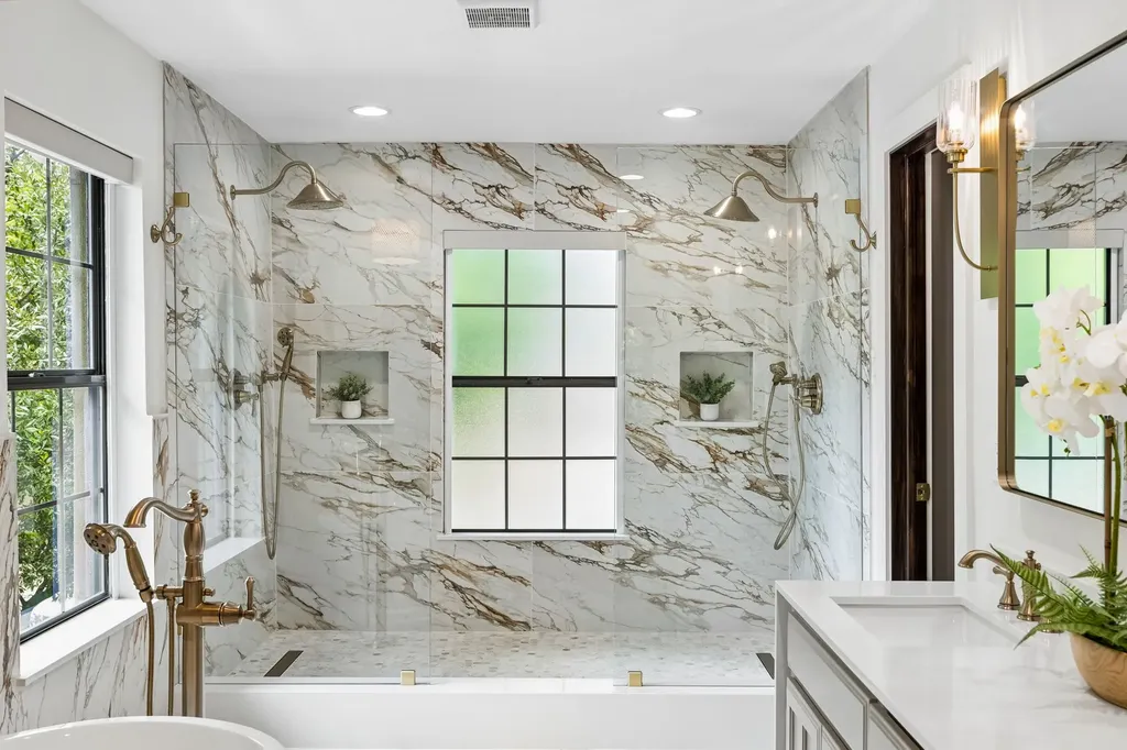 2010 Mayflower Drive Dallas TX 75208