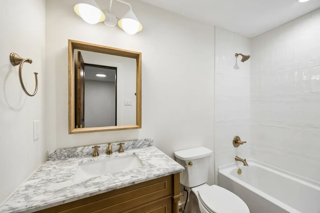 2010 Mayflower Drive Dallas TX 75208