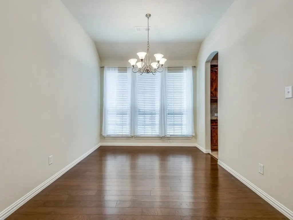 2712 Cole Castle Drive Lewisville TX 75056