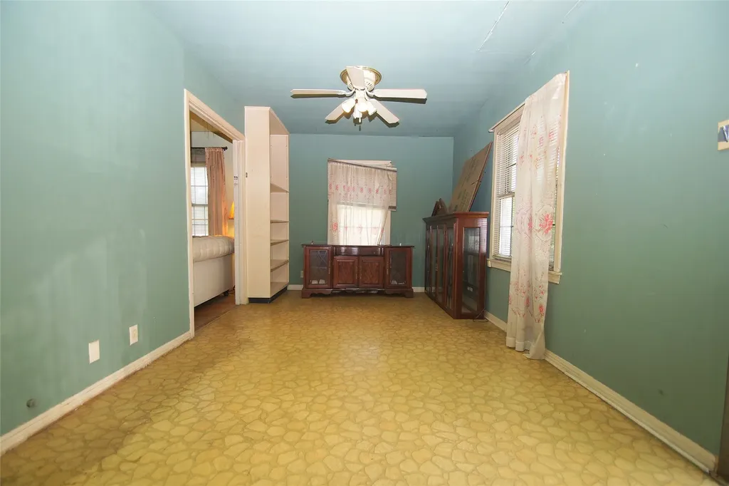 3359 Shelley Boulevard Dallas TX 75211