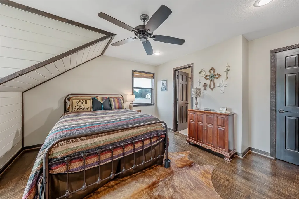 23241 County Road 2159 Troup TX 75789