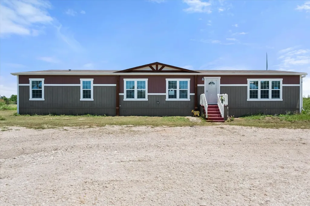 604 Lcr 208 Coolidge TX 76635