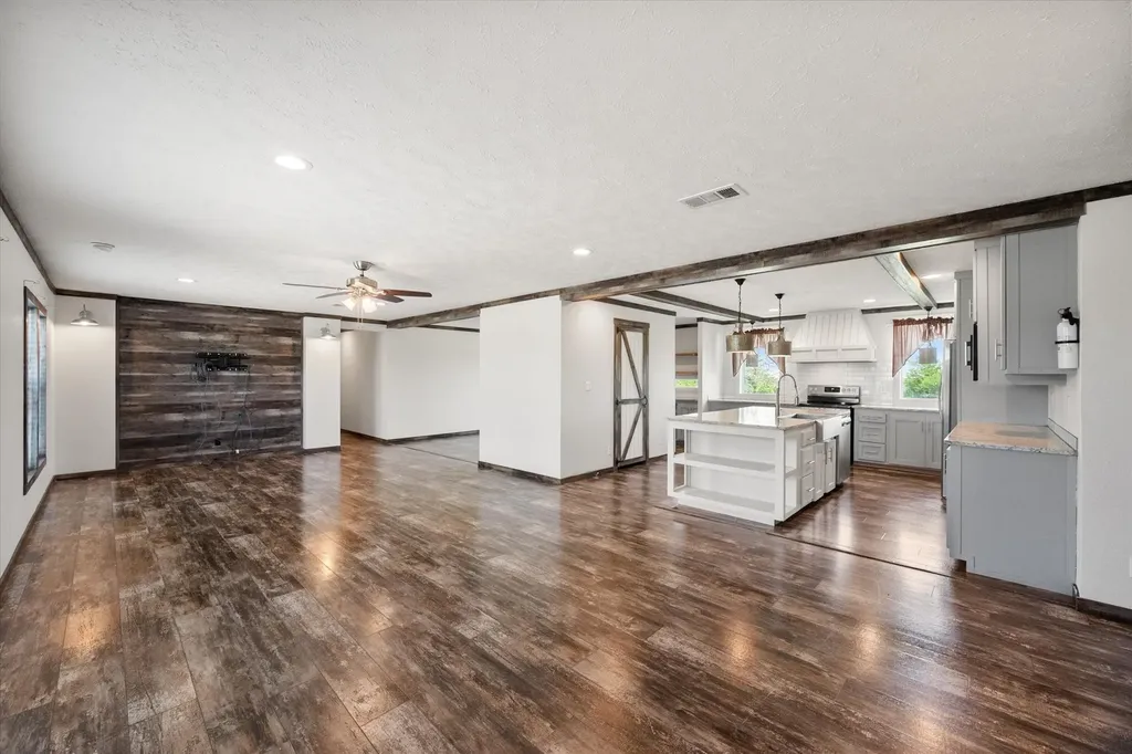 604 Lcr 208 Coolidge TX 76635
