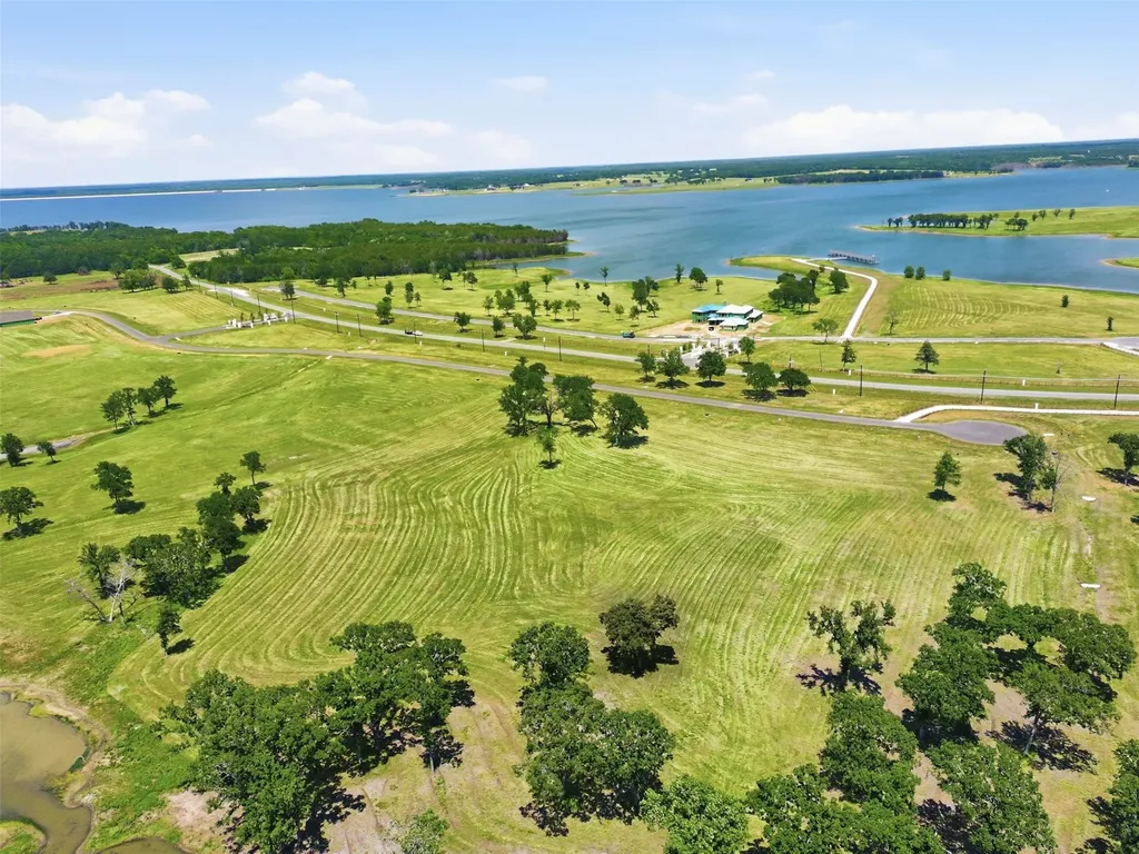 215 Lakeshore Terrace Windom TX 75492