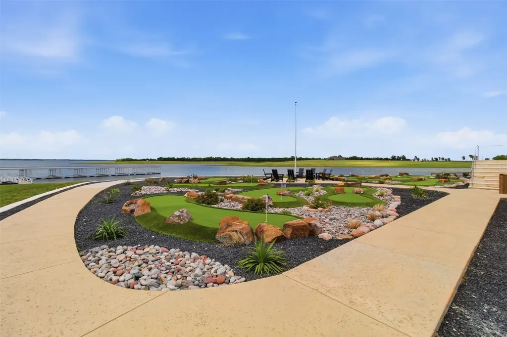 215 Lakeshore Terrace Windom TX 75492