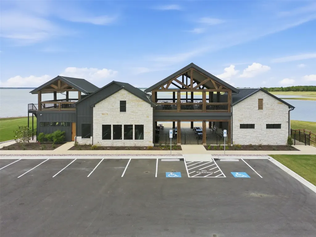215 Lakeshore Terrace Windom TX 75492