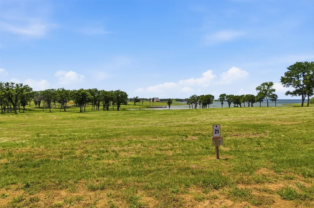 215 Lakeshore Terrace Windom TX 75492