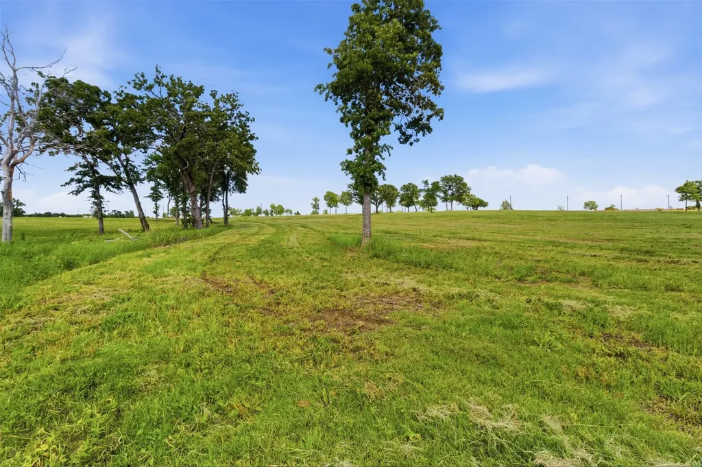 215 Lakeshore Terrace Windom TX 75492