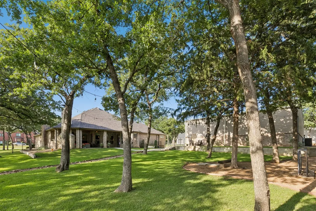 120 Hidden Valley Airpark Shady Shores TX 76208