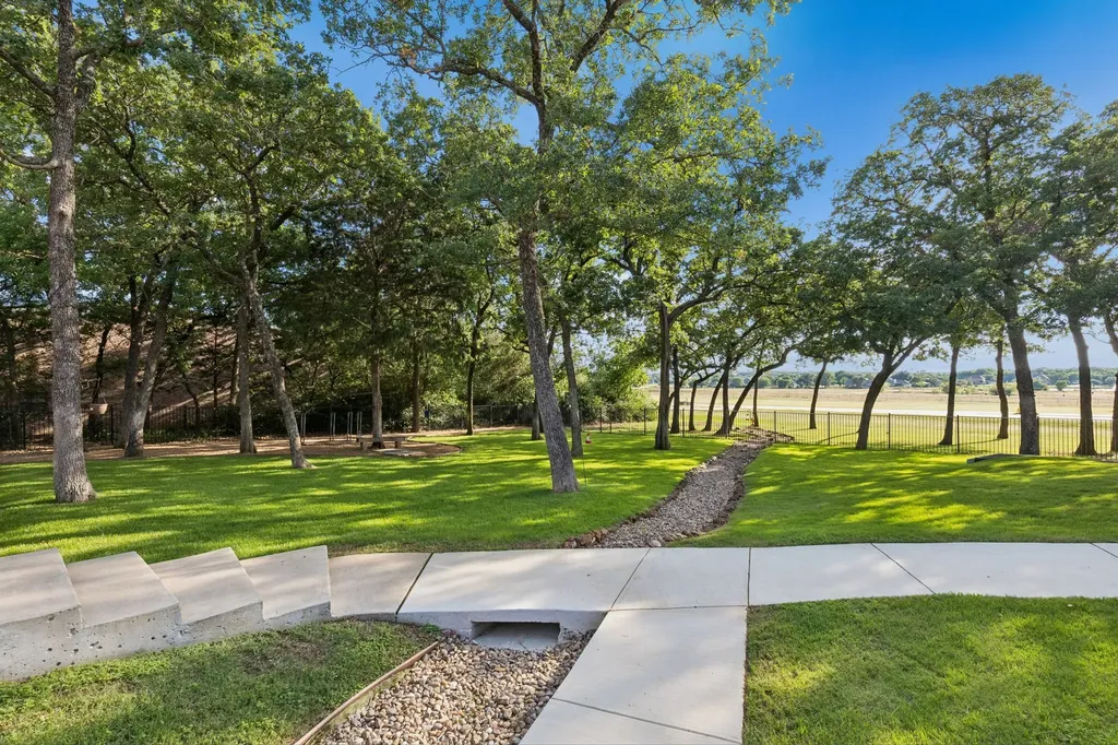 120 Hidden Valley Airpark Shady Shores TX 76208