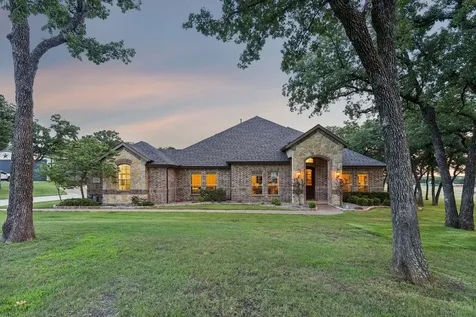 120 Hidden Valley Airpark Shady Shores TX 76208