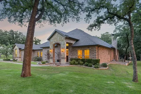 120 Hidden Valley Airpark Shady Shores TX 76208