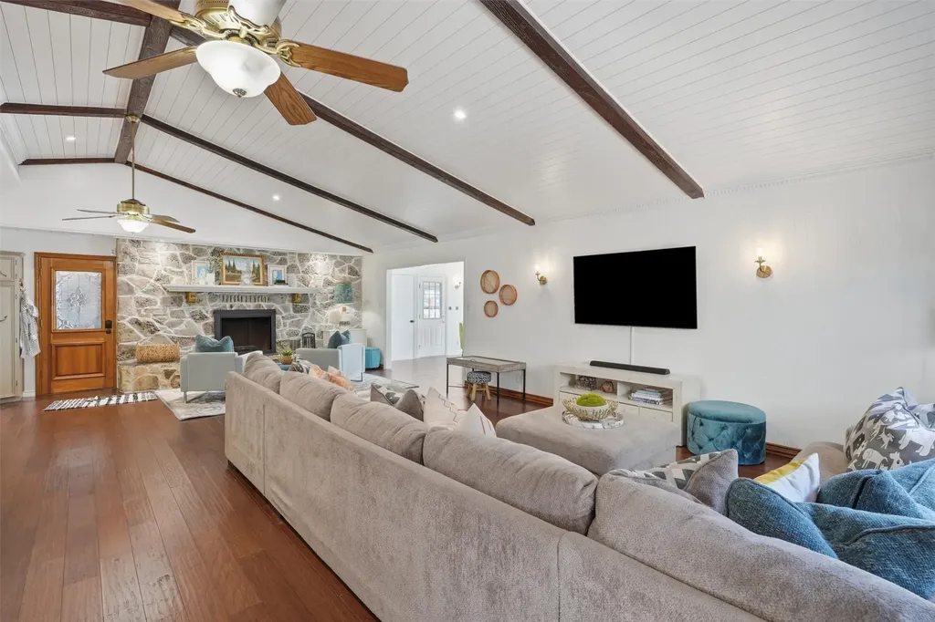 3218 Sunrise Court Granbury TX 76048