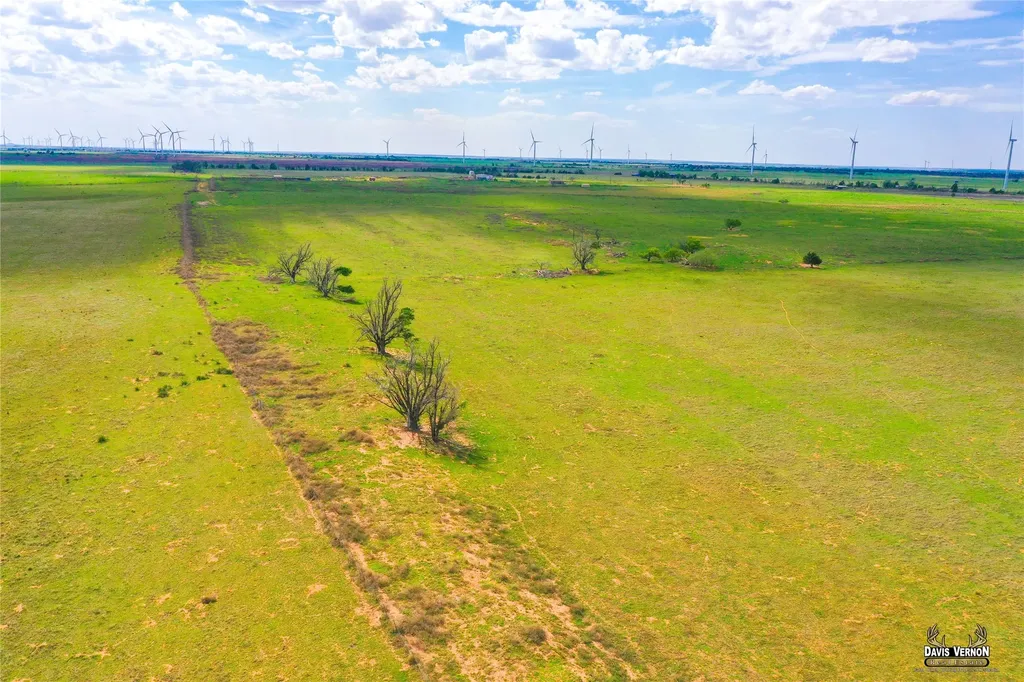 10405 County Road 106 W Vernon TX 76384