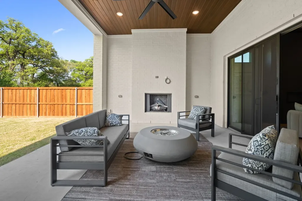 1770 Coopers Hawk Drive Arlington TX 76005