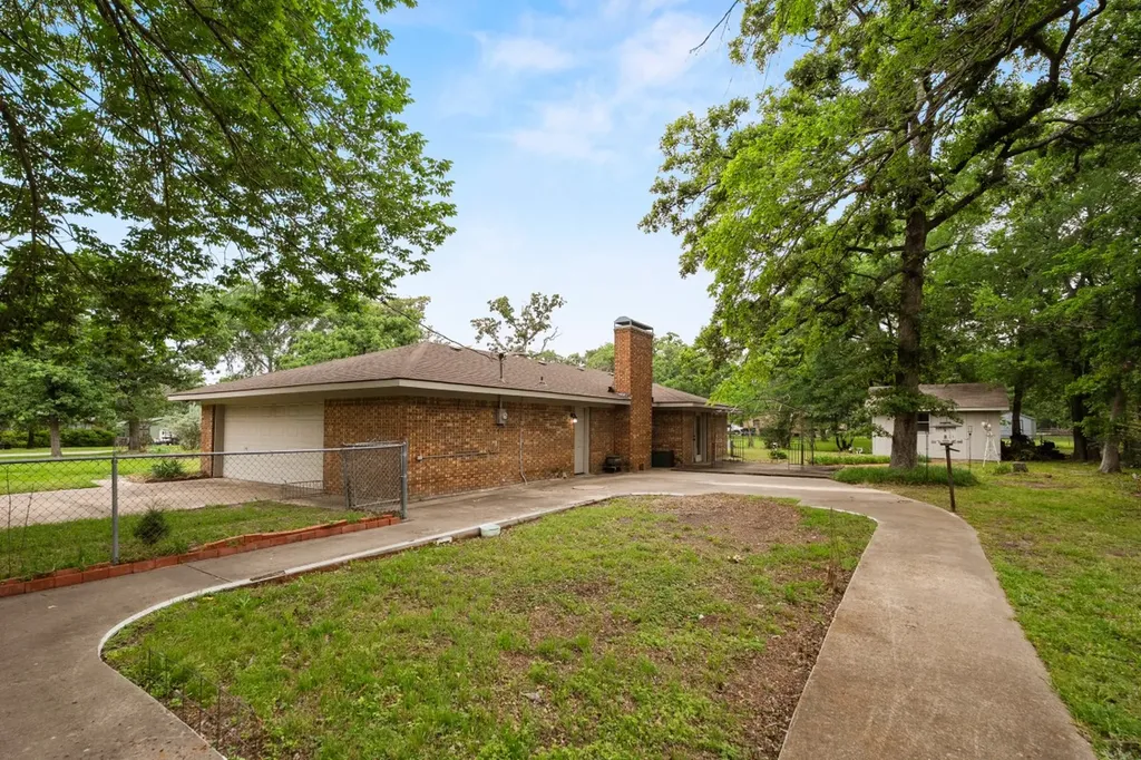 1 Oakridge Circle Star Harbor TX 75148